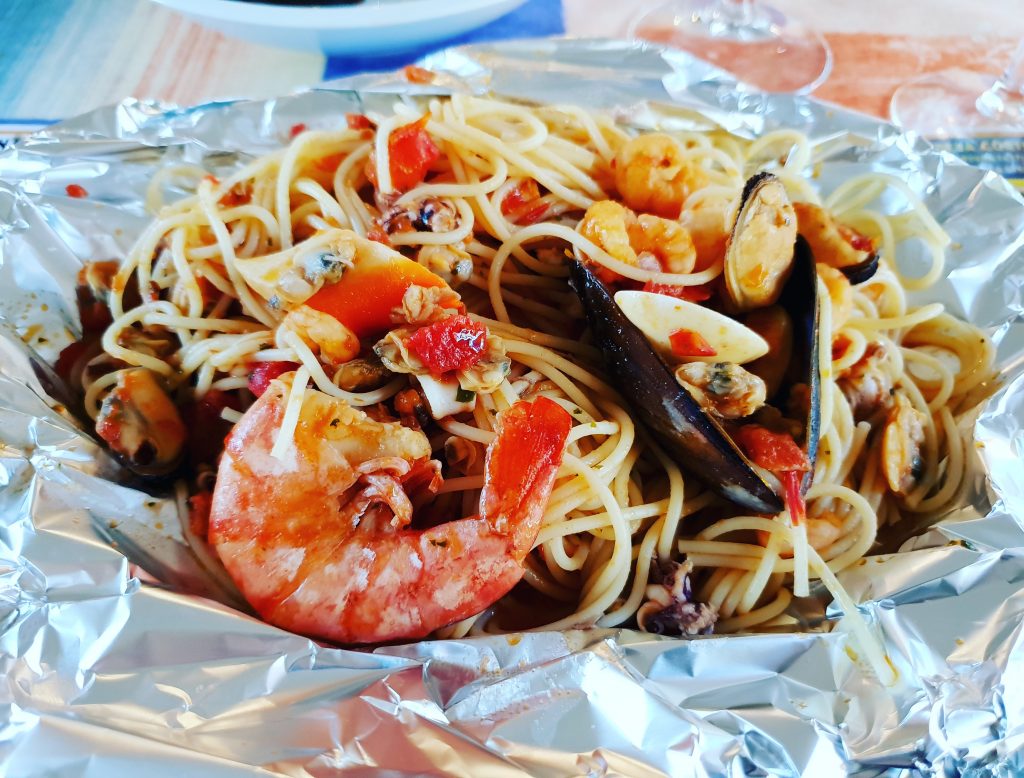 Spaghetti Al Cartoccio Con Frutti Di Mare