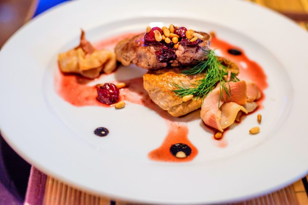 Grilled meat medallions