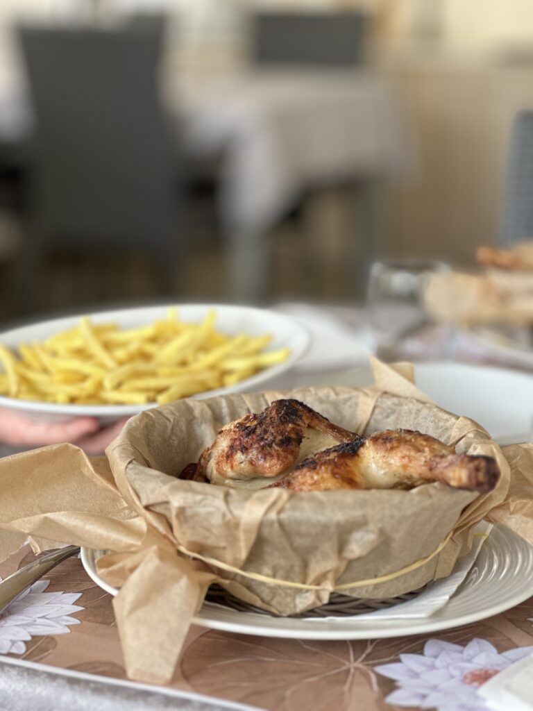 pollo al cestello cotto nel forno a legna